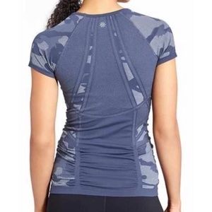 Athlete medium Blue camo workout top